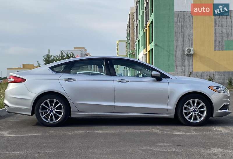 Седан Ford Fusion 2016 в Рівному