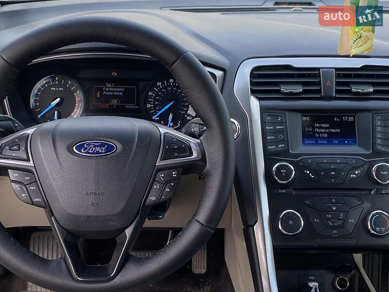 Седан Ford Fusion 2016 в Рівному