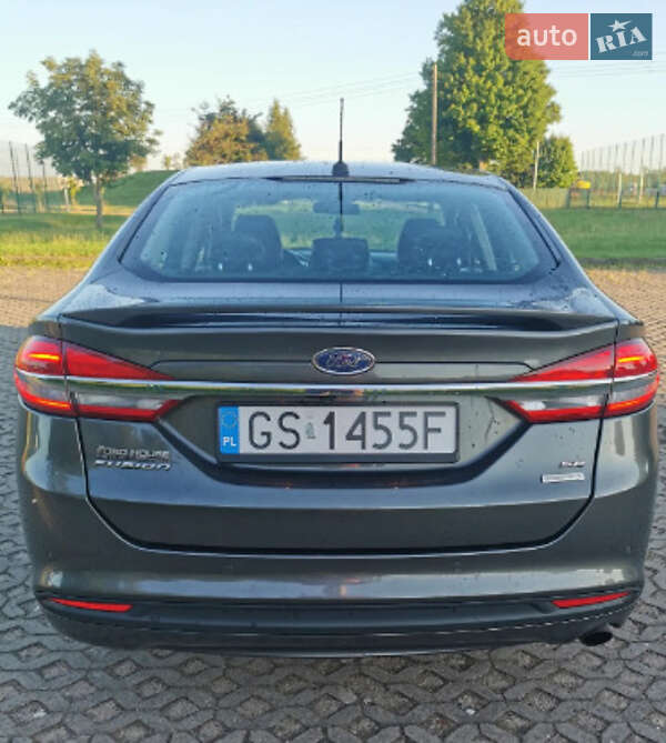 Седан Ford Fusion 2016 в Львове