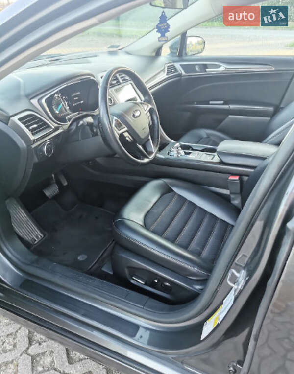 Седан Ford Fusion 2016 в Львове