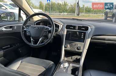 Седан Ford Fusion 2017 в 