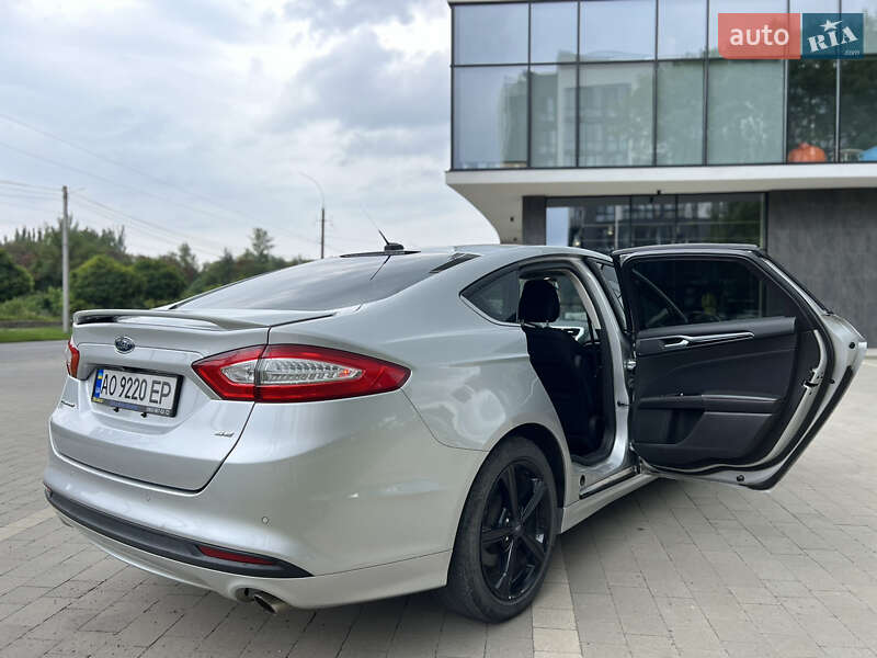 Седан Ford Fusion 2016 в Ужгороде