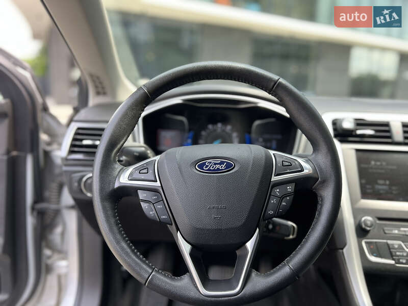 Седан Ford Fusion 2016 в Ужгороде