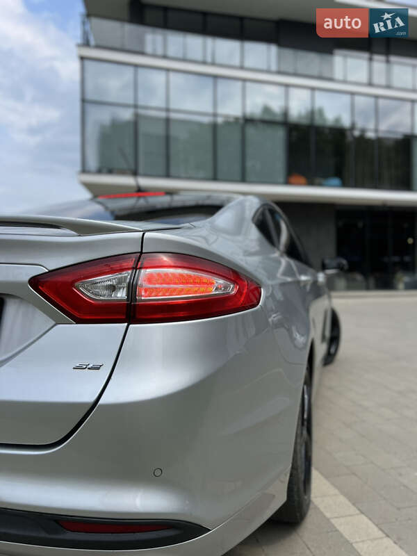 Седан Ford Fusion 2016 в Ужгороде