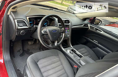 Седан Ford Fusion 2016 в 