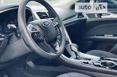 Седан Ford Fusion 2013 в 