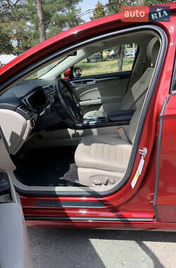 Седан Ford Fusion 2016 в 