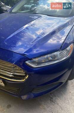 Седан Ford Fusion 2016 в 