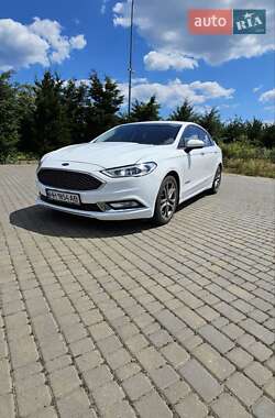 Седан Ford Fusion 2016 в 