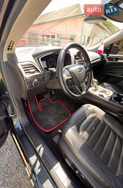 Седан Ford Fusion 2014 в 