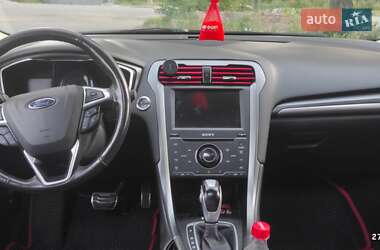 Седан Ford Fusion 2014 в 