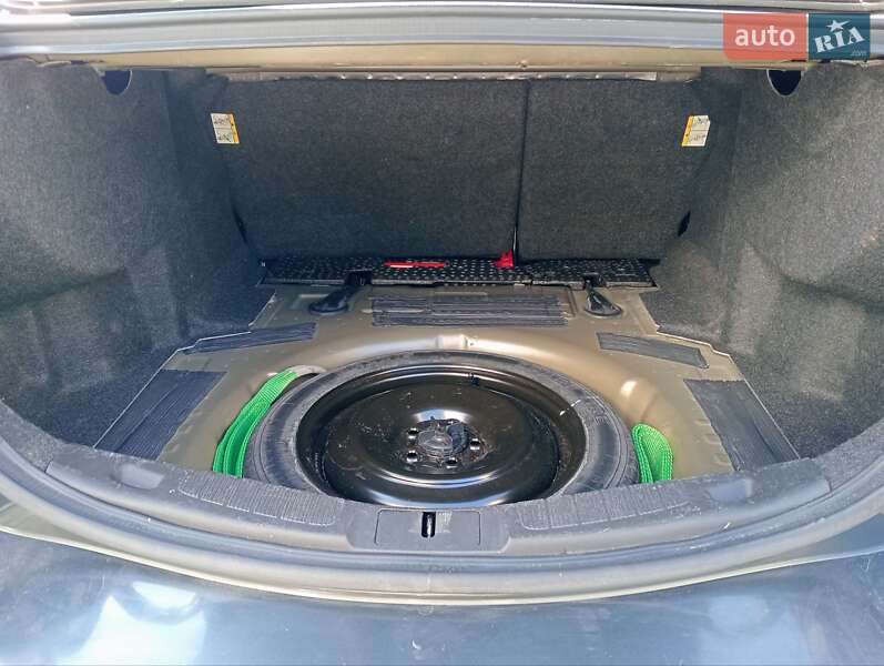 Седан Ford Fusion 2014 в Стрые