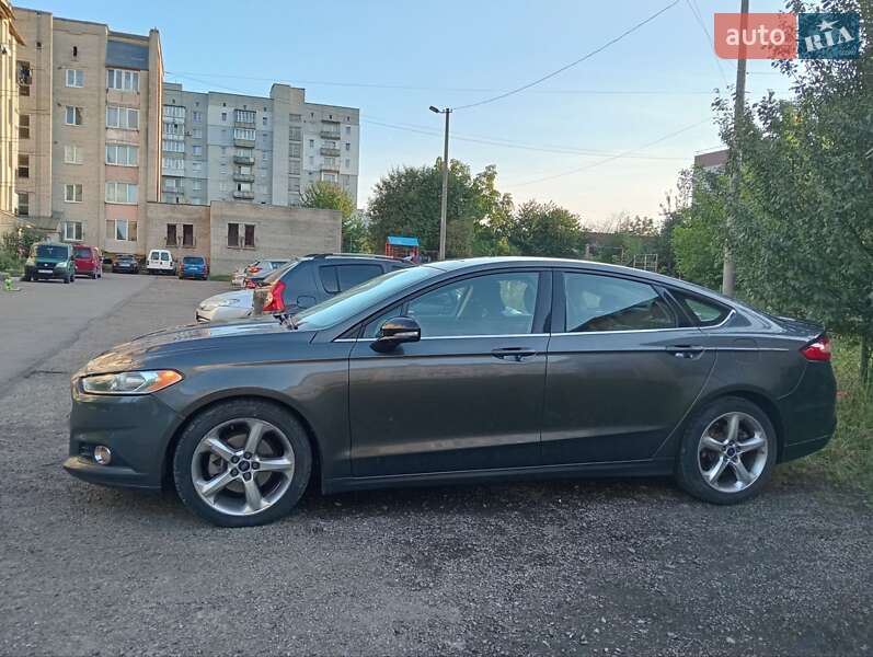 Седан Ford Fusion 2014 в Стрые