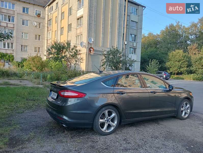 Седан Ford Fusion 2014 в Стрые