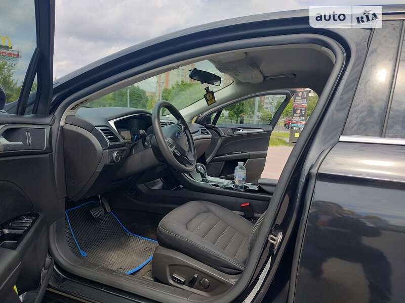 Седан Ford Fusion 2013 в Львові