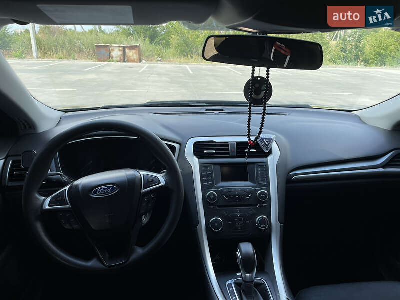 Седан Ford Fusion 2015 в Синельниково