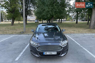 Седан Ford Fusion 2015 в 