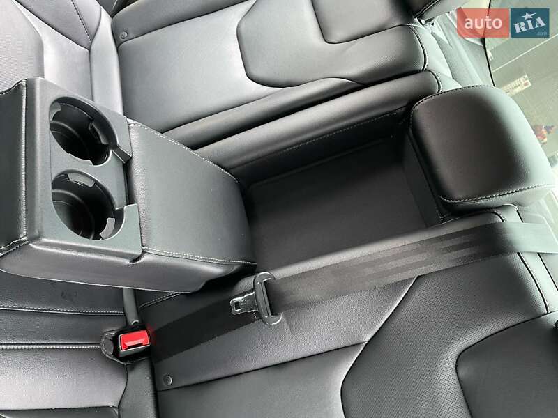 Седан Ford Fusion 2016 в Львове