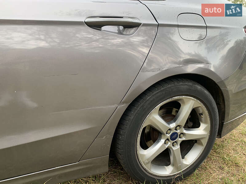 Седан Ford Fusion 2013 в Чернігові