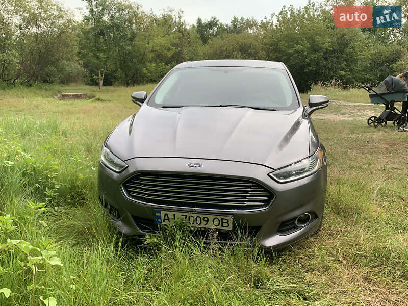 Седан Ford Fusion 2013 в Чернігові