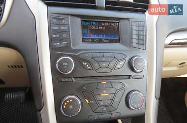 Седан Ford Fusion 2013 в 