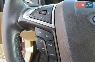 Седан Ford Fusion 2013 в 