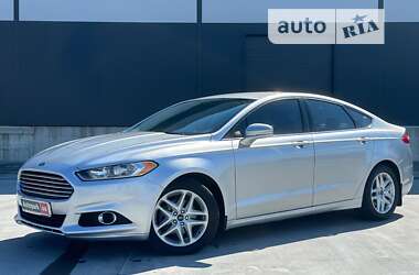 Седан Ford Fusion 2015 в Львове