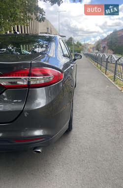 Седан Ford Fusion 2017 в 