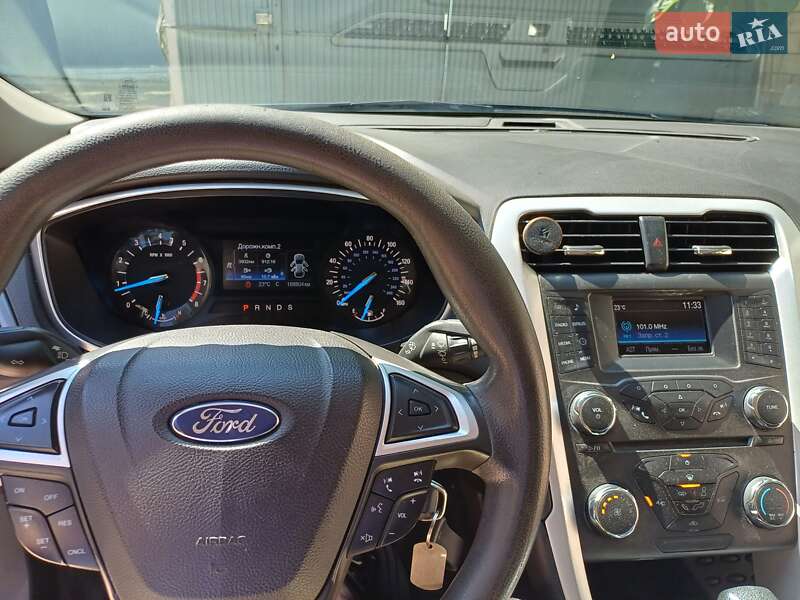 Седан Ford Fusion 2015 в Одесі
