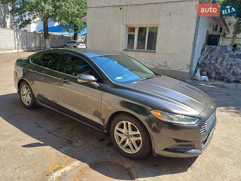 Седан Ford Fusion 2015 в Одесі