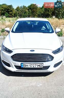 Седан Ford Fusion 2015 в 