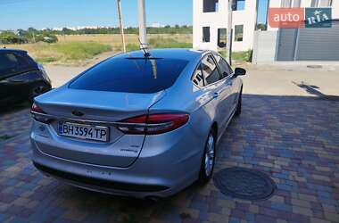 Седан Ford Fusion 2018 в 