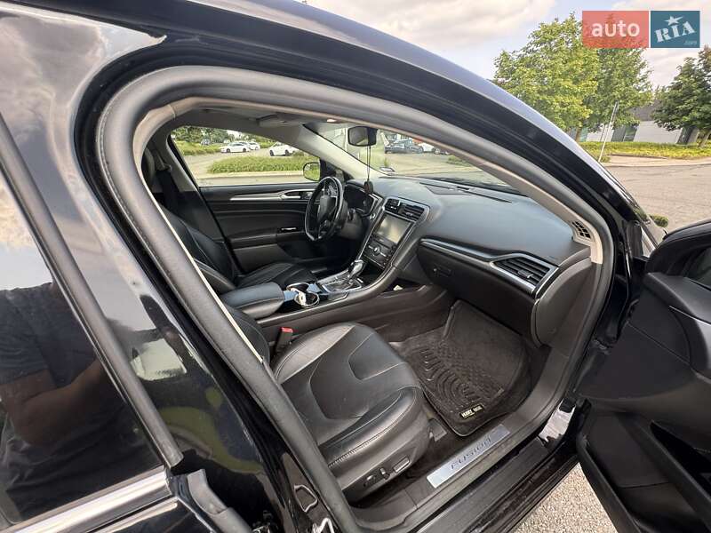 Седан Ford Fusion 2016 в Гоще