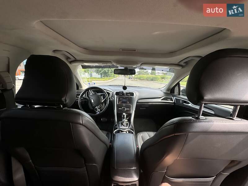 Седан Ford Fusion 2016 в Гоще