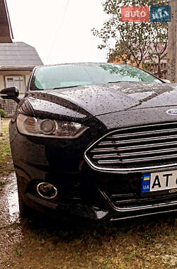 Седан Ford Fusion 2015 в 
