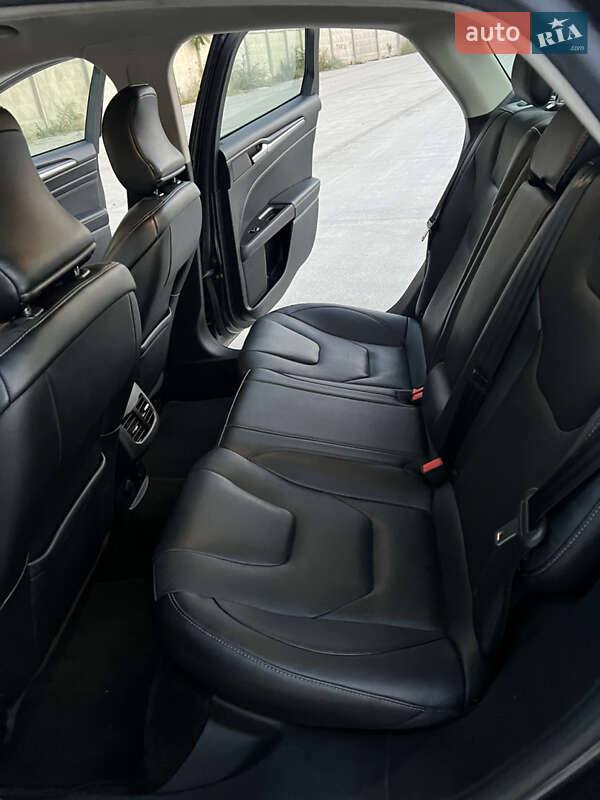 Седан Ford Fusion 2016 в Одесі