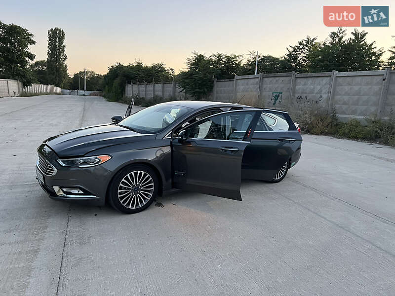 Седан Ford Fusion 2016 в Одесі