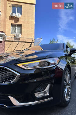 Седан Ford Fusion 2020 в 