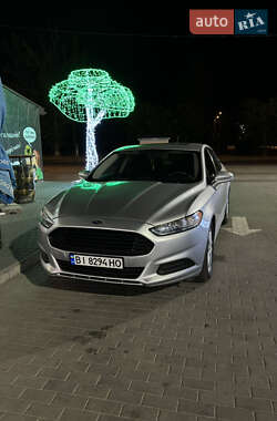 Седан Ford Fusion 2016 в 