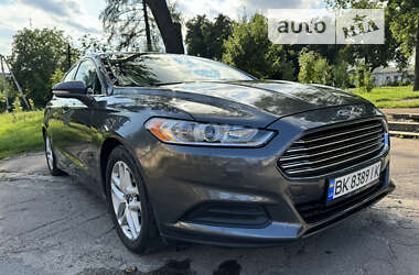 Седан Ford Fusion 2014 в 