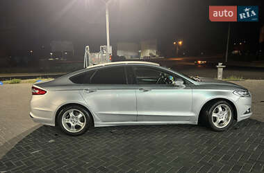 Седан Ford Fusion 2012 в 