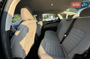 Седан Ford Fusion 2018 в 