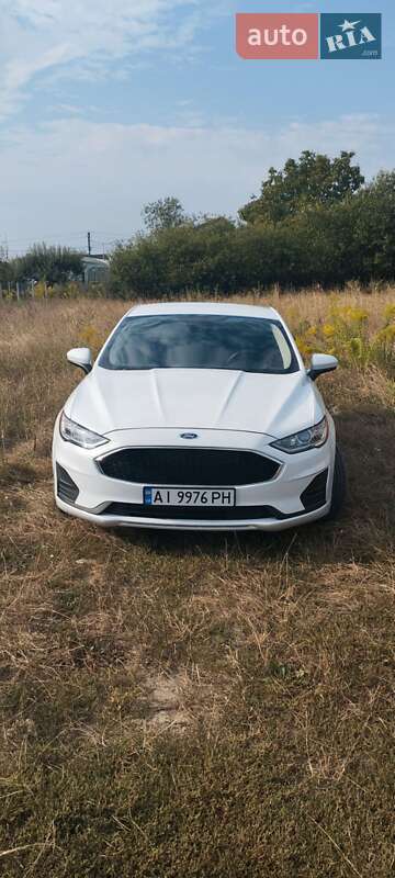 Седан Ford Fusion 2020 в 