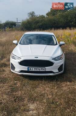 Седан Ford Fusion 2020 в 