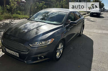 Седан Ford Fusion 2015 в 