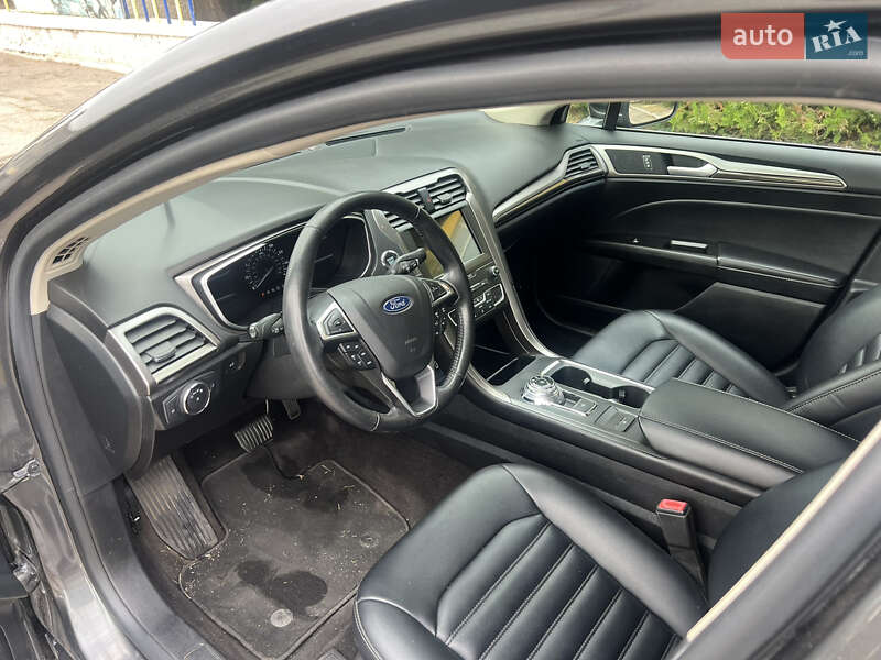 Седан Ford Fusion 2018 в Краснограде