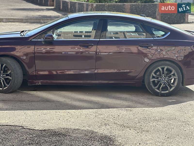 Седан Ford Fusion 2018 в Рівному