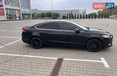 Седан Ford Fusion 2015 в 