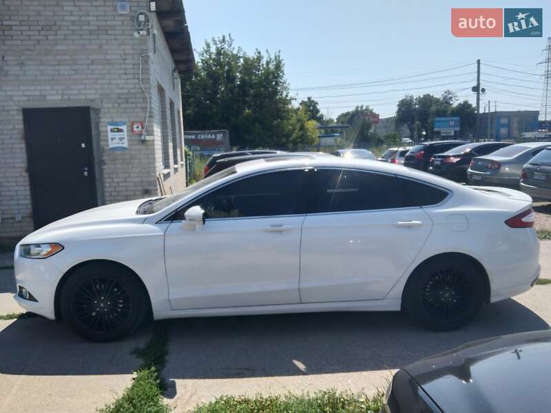Седан Ford Fusion 2016 в Сумах