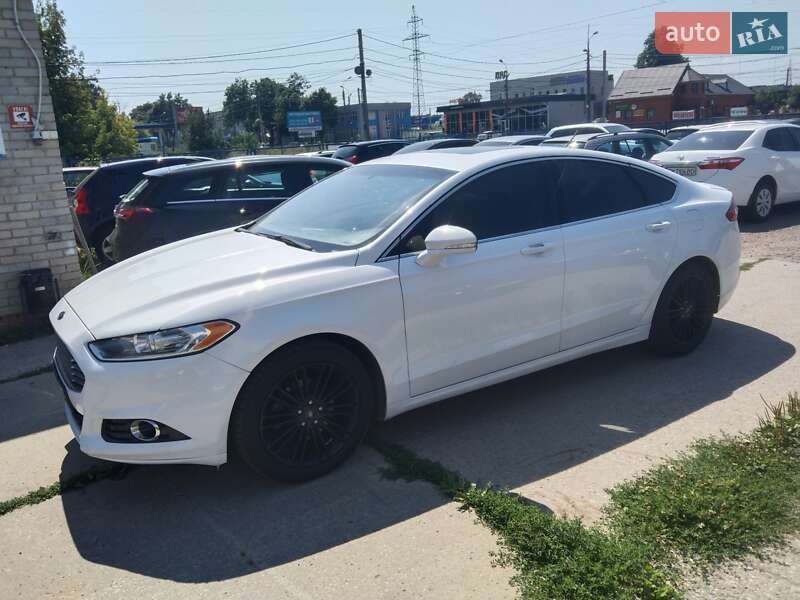 Седан Ford Fusion 2016 в Сумах